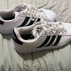Like New Grand Court Cloud foam Adidas